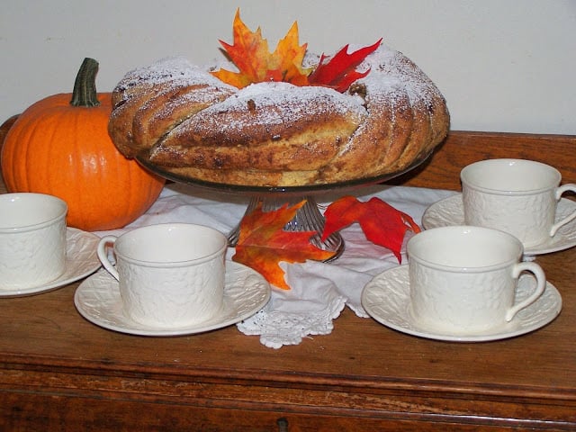 Apple Tea Ring