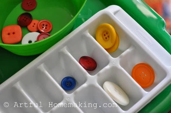 using an ice cube tray for a preschool sorting activity