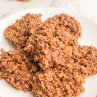 No bake cookies with peanut butter on a serving plate.