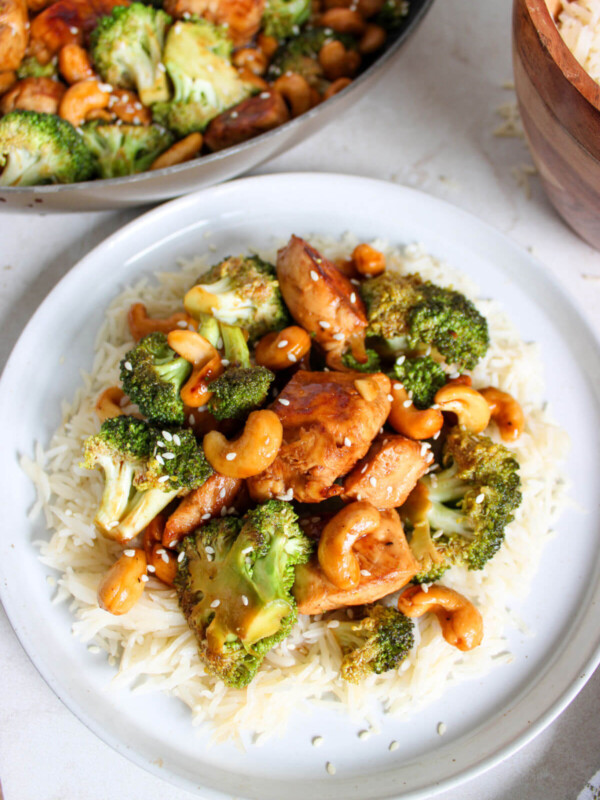 Easy cashew chicken recipe on a plate.
