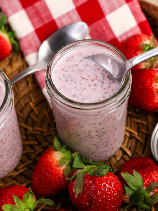 Strawberry chia pudding recipe in a mason jar.