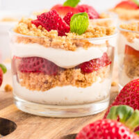 no bake strawberry cheesecake cups