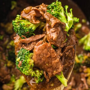 Slow cooker beef and broccoli in a crock pot.