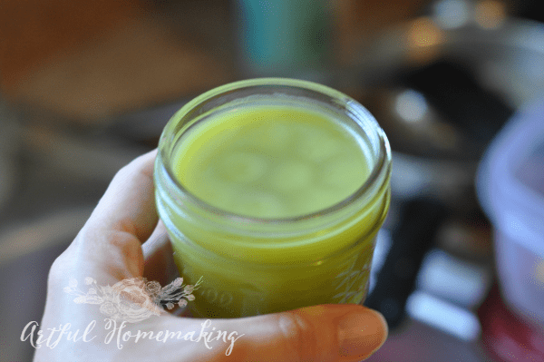 finished comfrey salve