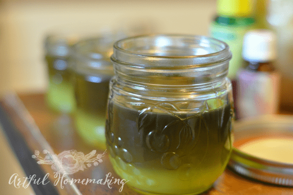 oil for comfrey salve