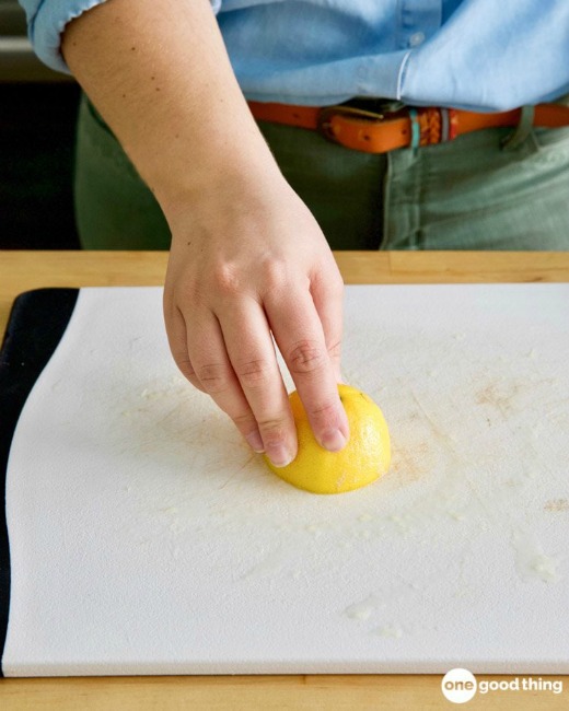 deodorize cutting board