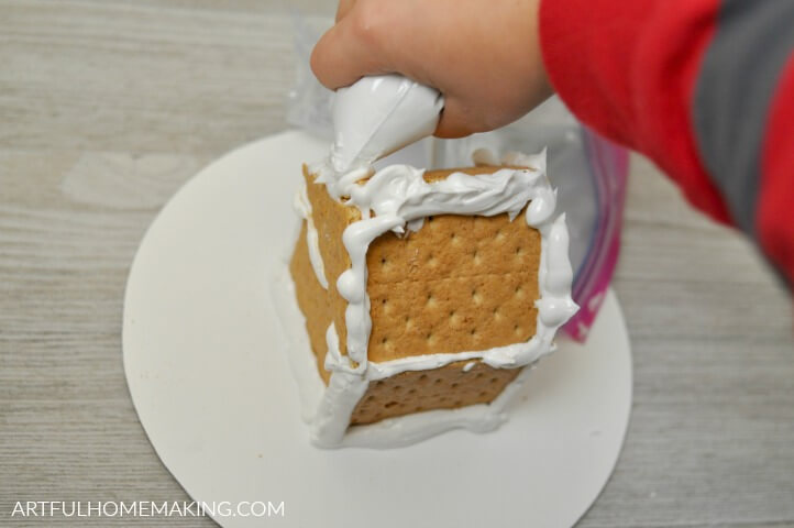 easy no-bake gingerbread houses