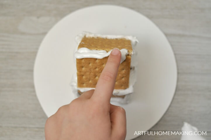 easy no-bake gingerbread houses