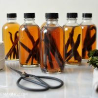 homemade vanilla extract for gifts