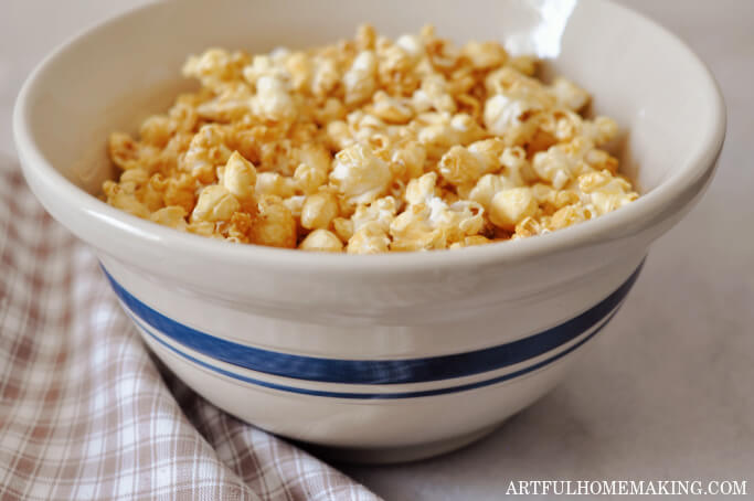 Homemade Healthy Caramel Popcorn Recipe (With Honey)