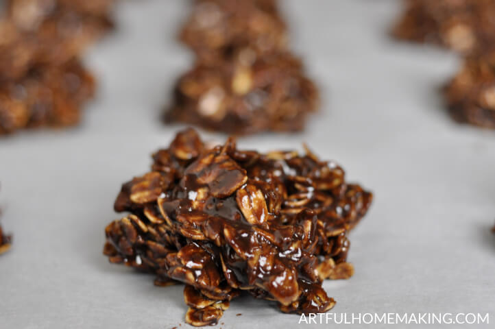 honey-sweetened chocolate no-bake cookies