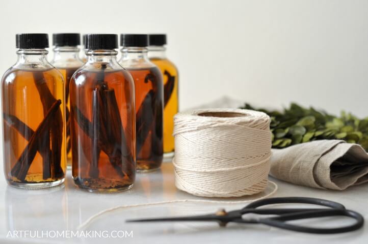 Vanilla Extract—Perfect Homemade Gift!• Everyday Cheapskate