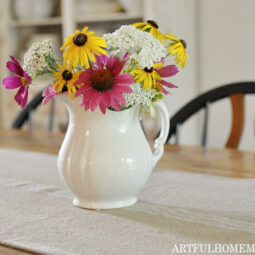 How to Make a Table Runner (Grain Sack Fabric)