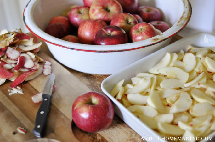 sliced apples