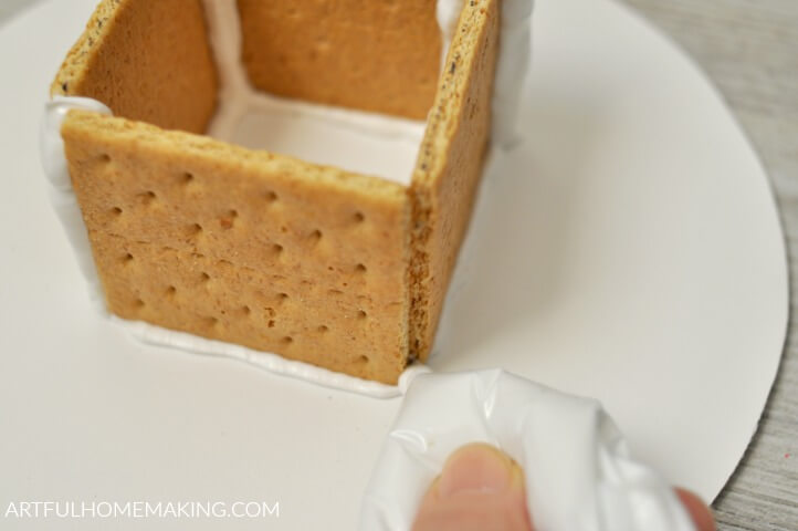 using icing to hold together walls