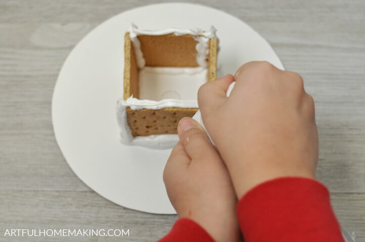 easy no-bake gingerbread houses