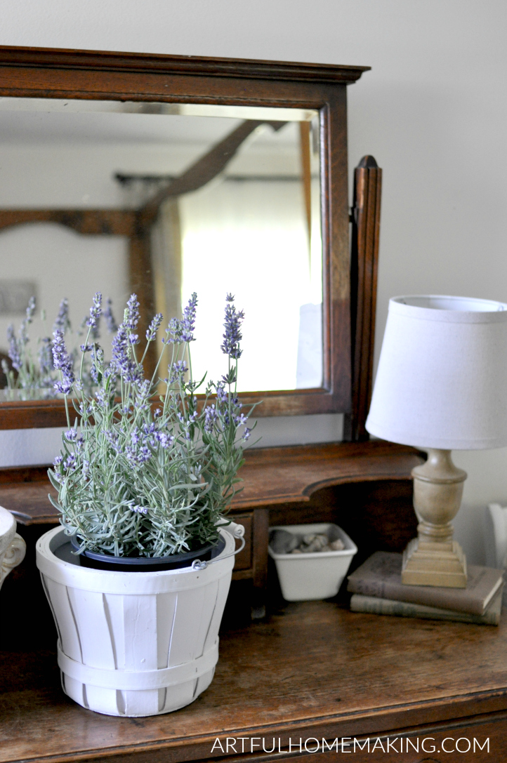 farmhouse summer bedroom