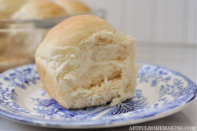 bread roll on bread plate