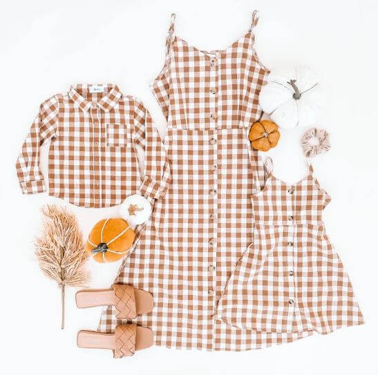 mother and child matching outfits