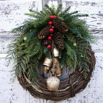 farmhouse christmas wreath