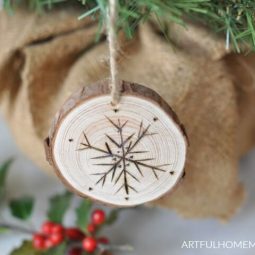 Rustic Wood Slice Christmas Ornaments DIY Tutorial