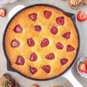 Sourdough strawberry cake in a skillet.