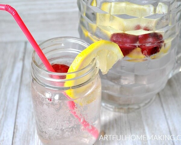 Sugar-Free Sparkling Strawberry Lemonade