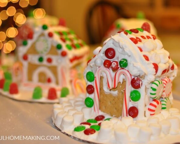 easy no-bake gingerbread houses