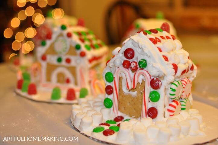 Super Easy No-Bake Gingerbread Houses