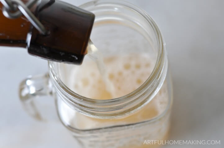 pouring water kefir